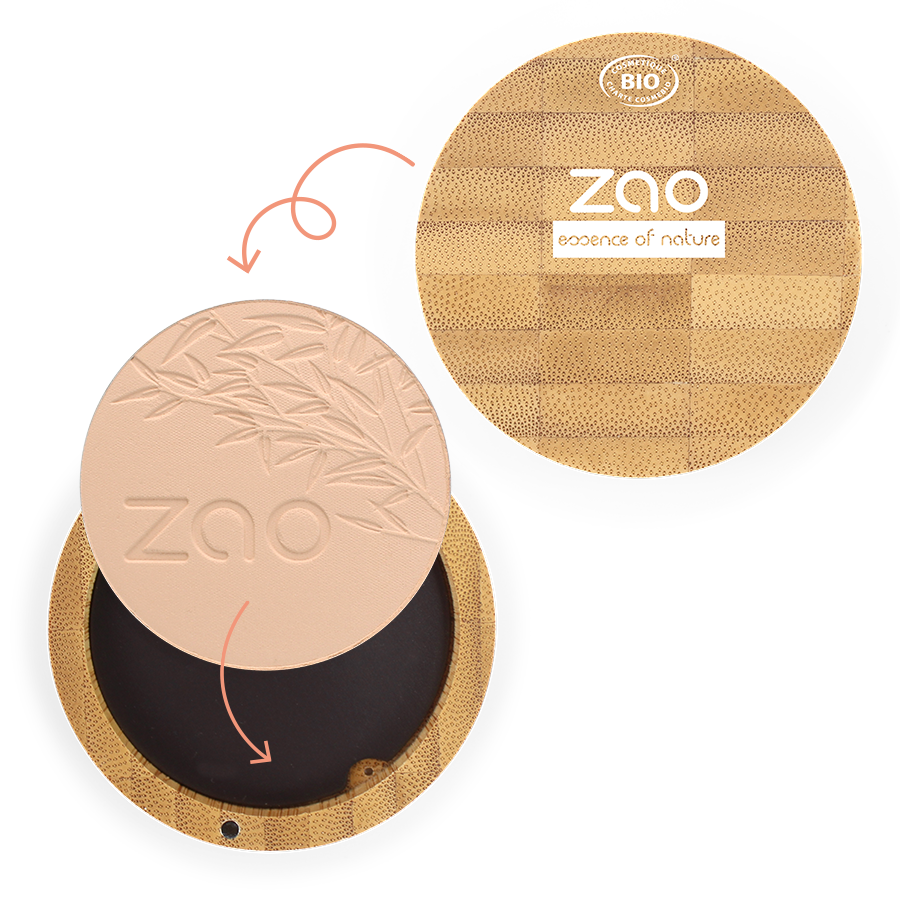 Texture soyeuse et fine de la Poudre compacte 302 Beige rosé