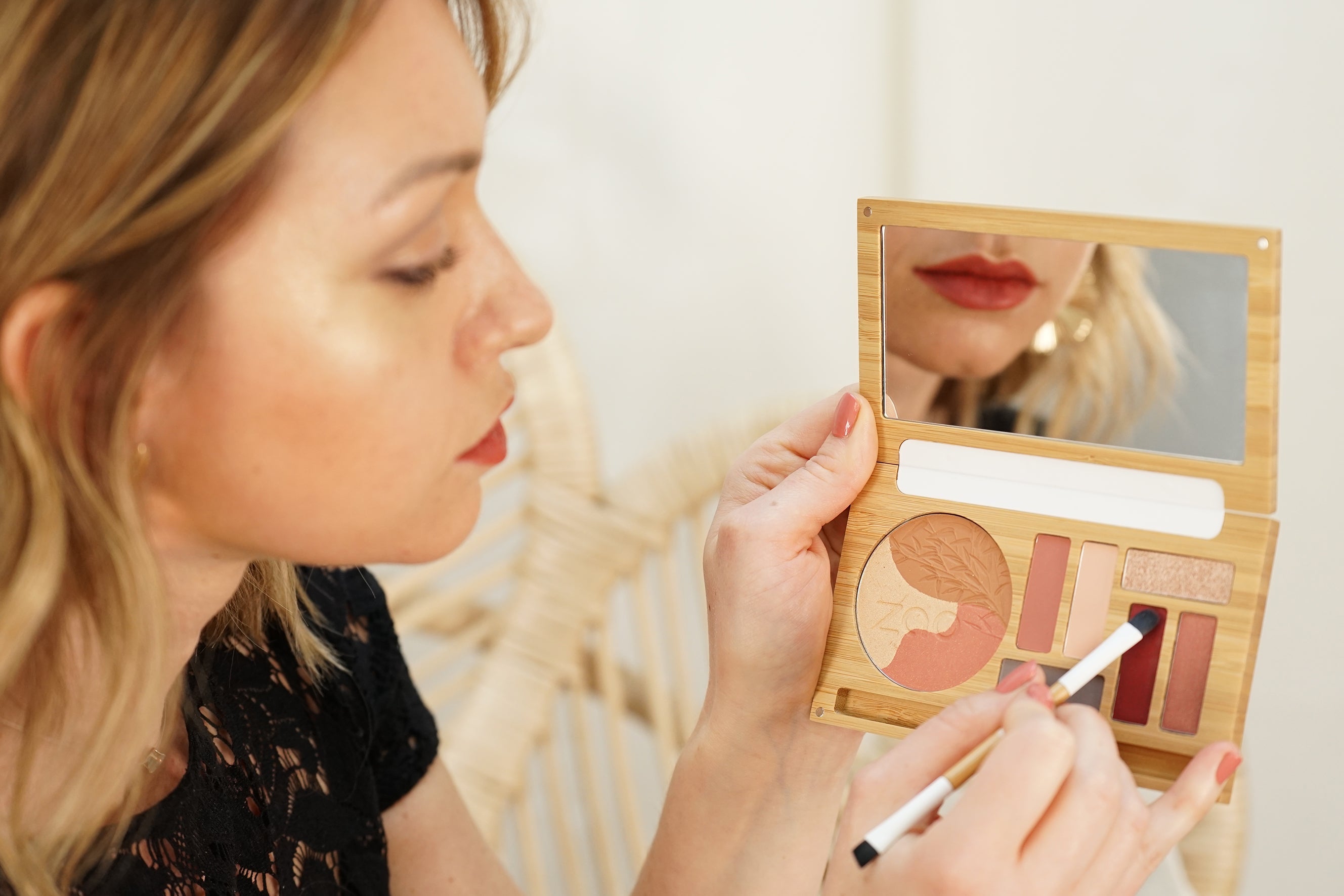 Bien choisir sa teinte selon sa carnation : l’art de sublimer son teint naturellement